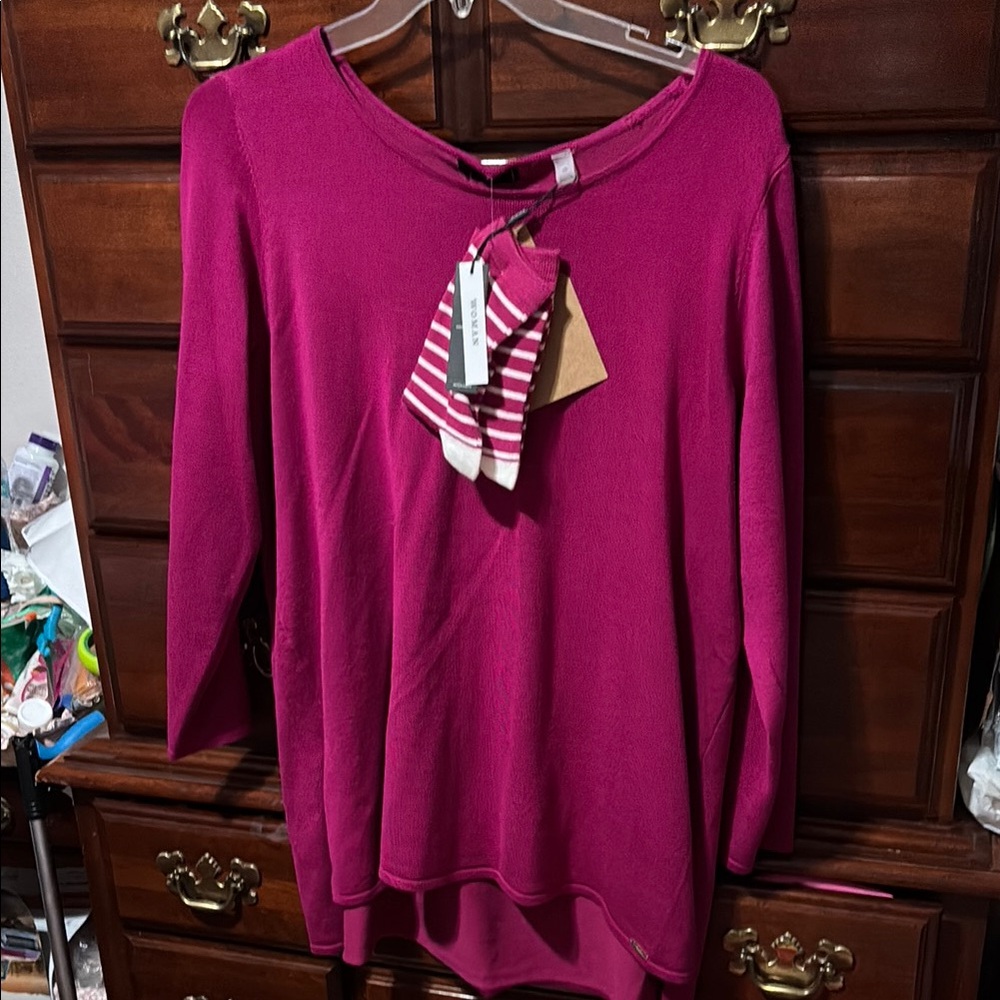 Tahari Fuchsia Long Sleeve Top